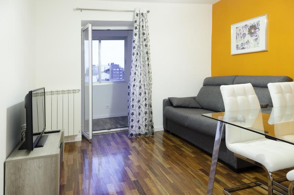 Apartamento Los Colonia Burgos Bagian luar foto